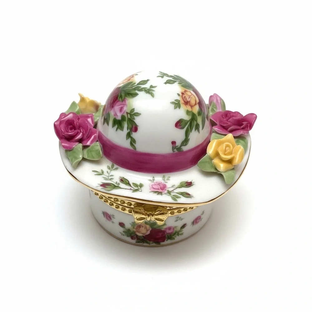 Old Country Roses, hinged hat trinket box Royal Albert LLC, 1962